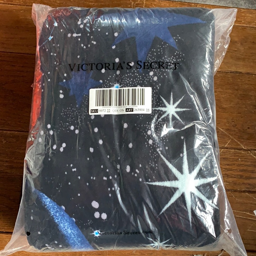 Victoria’s Secret Sherpa blanket
